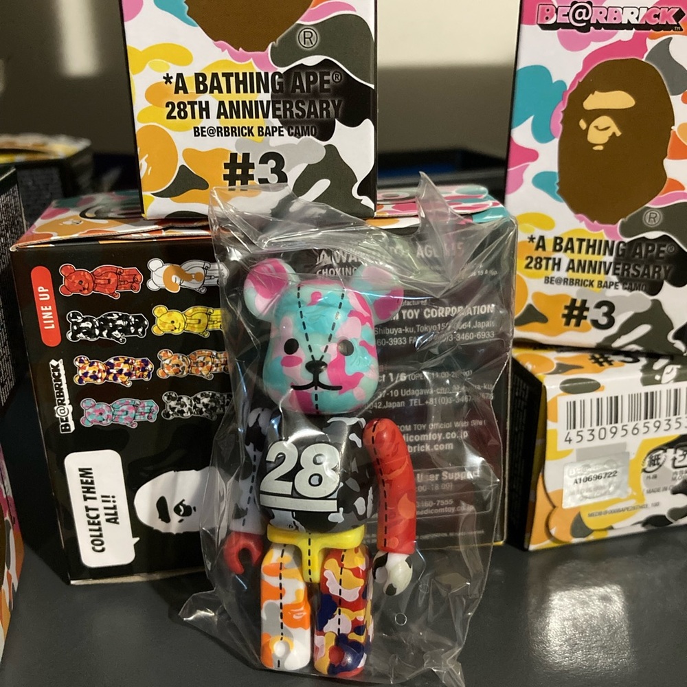 Medicom x A Bathing Ape Be@rbrick 100% Brand New Mystery Figure!
